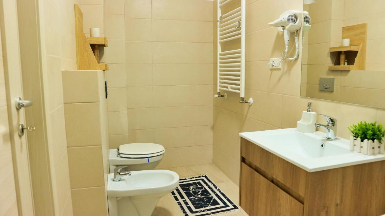 Cozy Flowers Studio - Fast Wi-Fi & Washer-Dryer Brașov Exterior foto